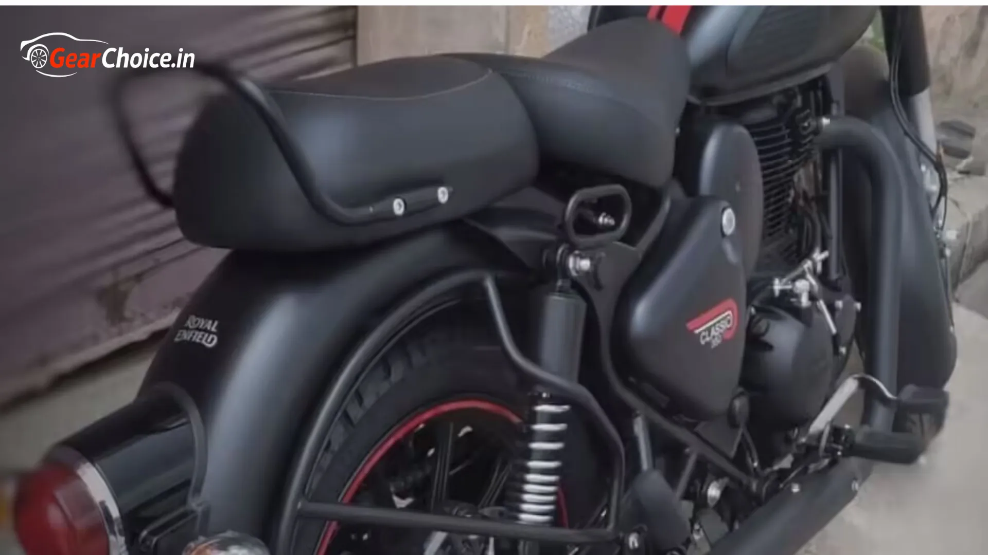 Royal Enfield Classic 350 Review 2025 – Timeless Design, Smooth Ride, Powerful Feel