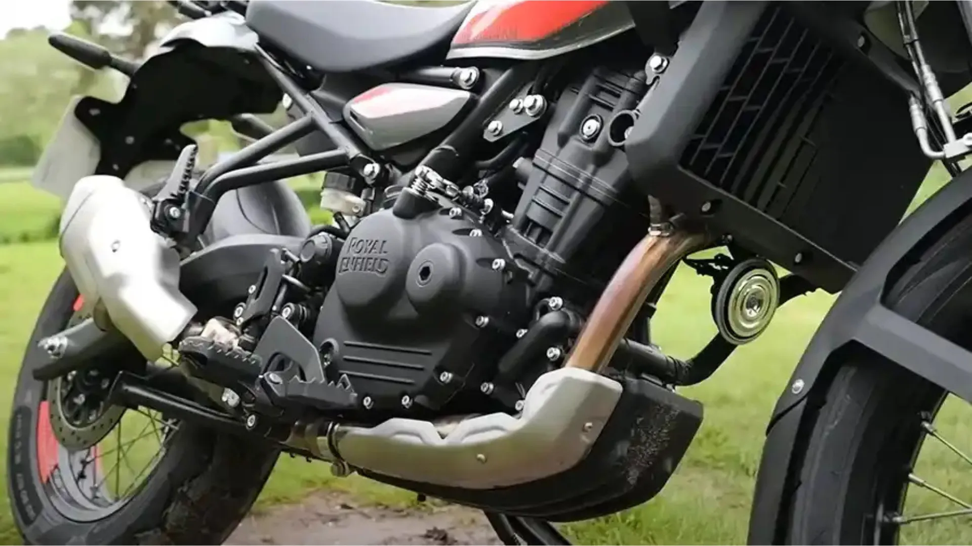 Royal Enfield Himalayan 450 Review 2025 – Adventure, Power, Comfort, and Real Ride Feel