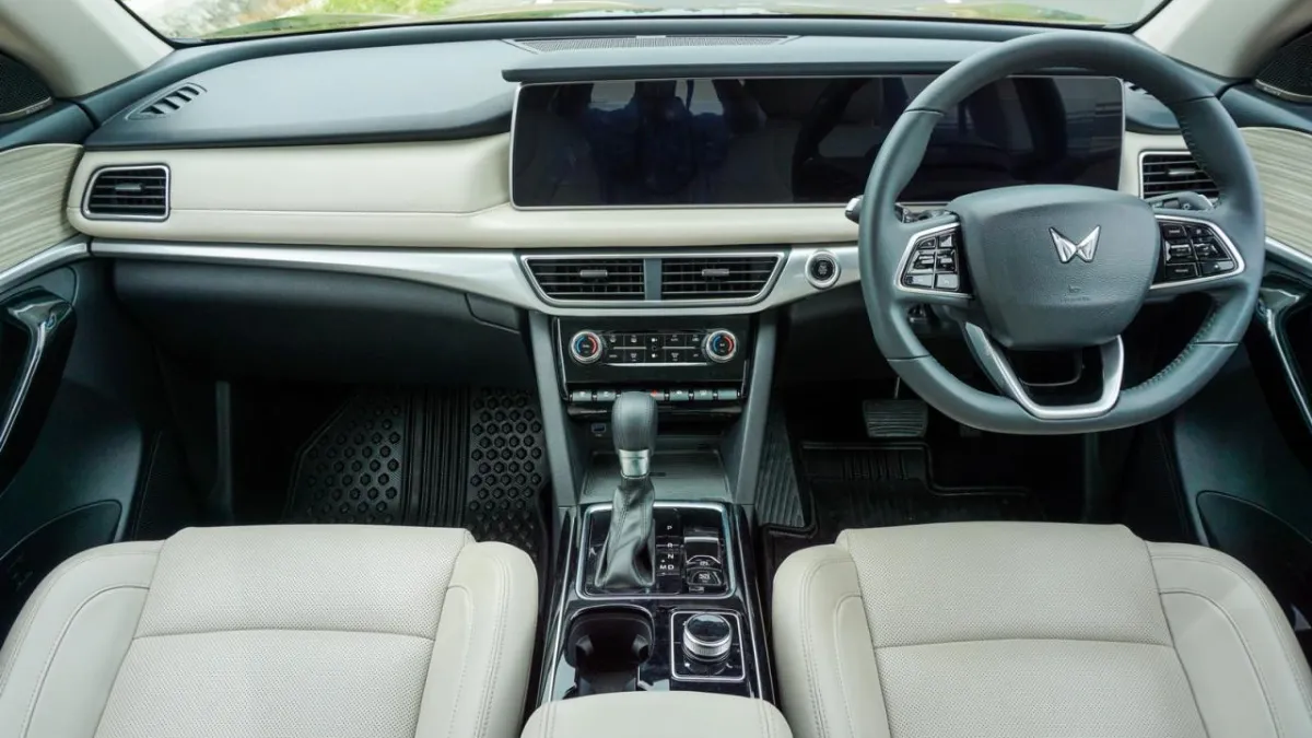 Everything About 2025 Mahindra XUV700 – Variants, Prices, Engines, and Colours