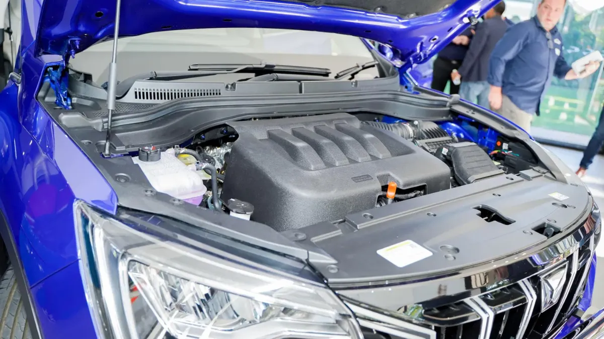 Everything About 2025 Mahindra XUV700 – Variants, Prices, Engines, and Colours