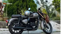 Royal Enfield Classic 350 Review 2025 – Timeless Design, Smooth Ride, Powerful Feel