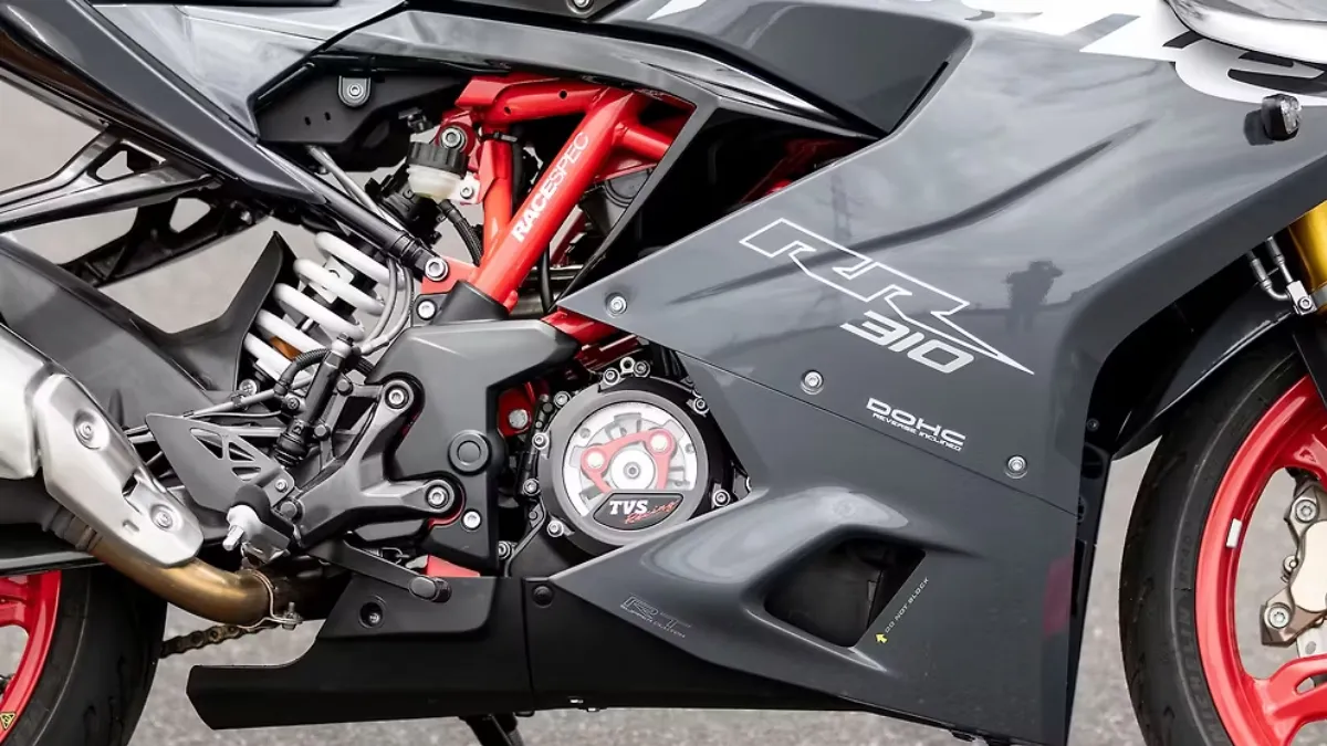 TVS Apache RR 310 Review That Feels Powerful, Sharp, and Easy to Ride