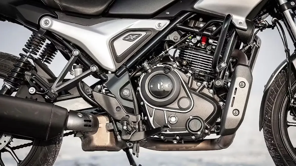 Hero Mavrick 440 The Bold, Raw, and Slightly Unpredictable Beast