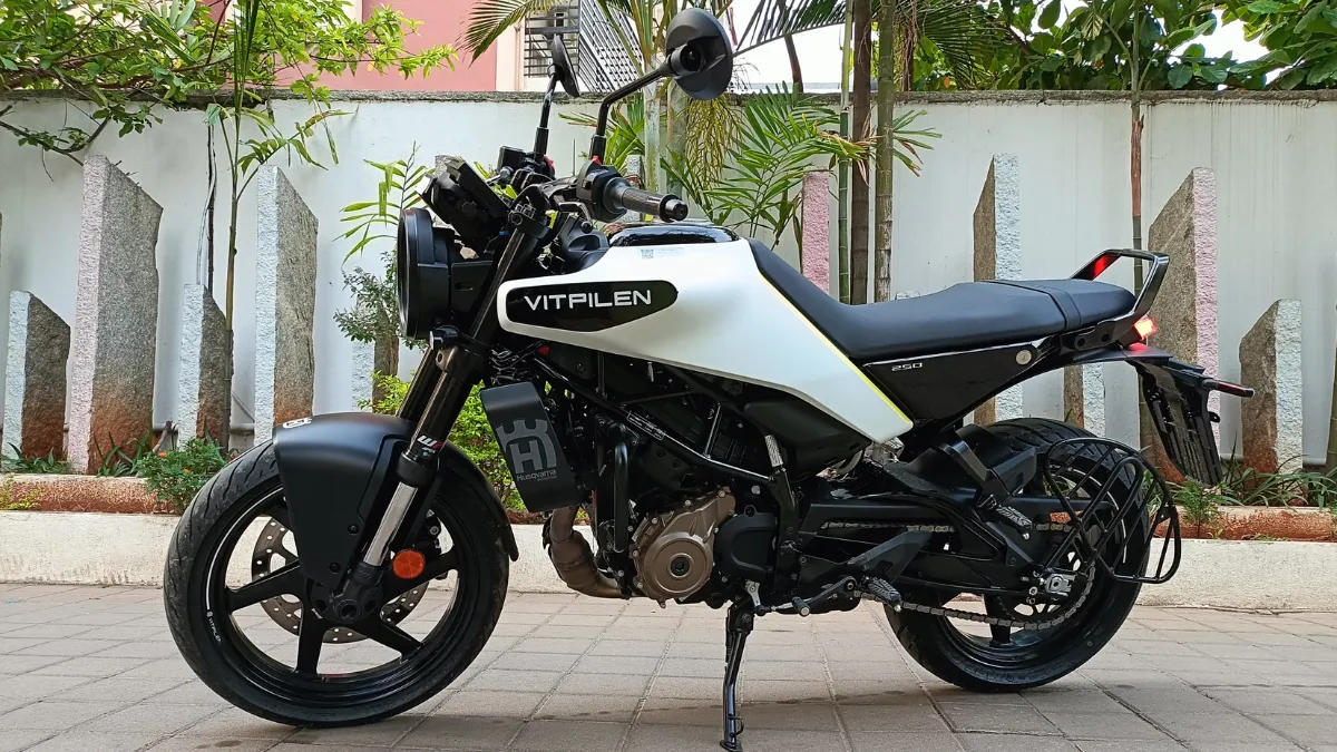Husqvarna Vitpilen 250 The Stylish Street-Stinger Youll Actually Feel