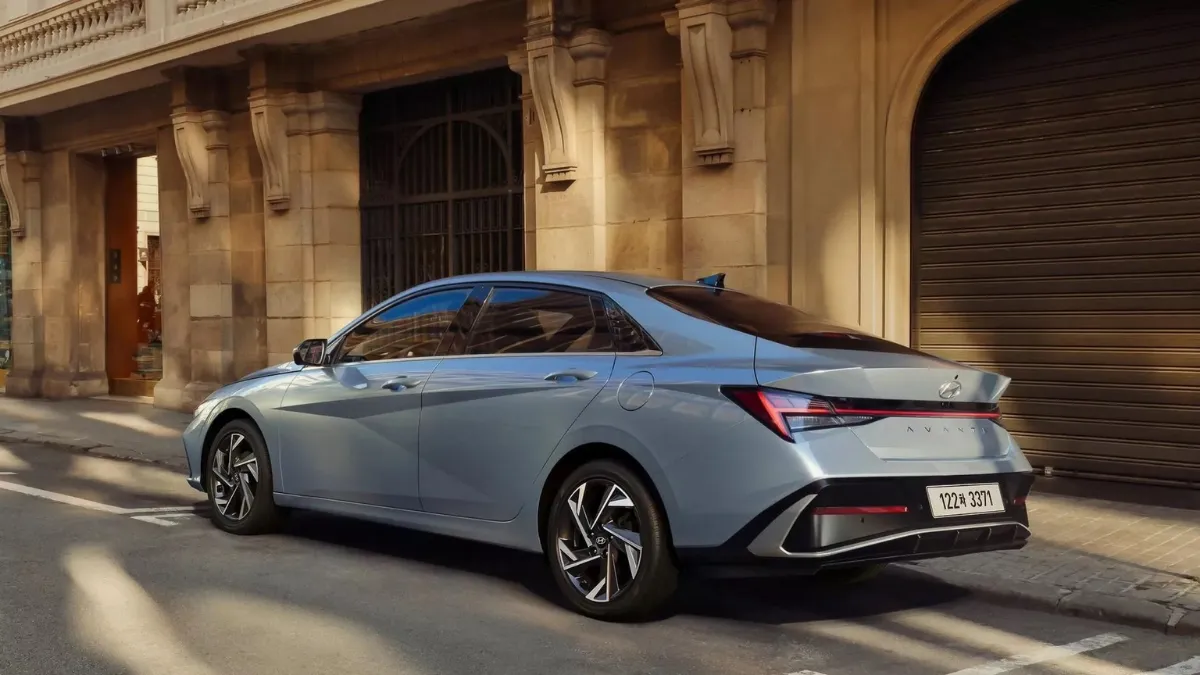 Hyundai Elantra Unplugged The Sedan That Feels as Good as It Looks