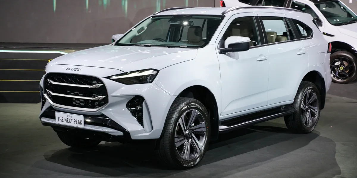Isuzu MU-X Facelift The Tough SUV That Finally Got a Modern Makeover