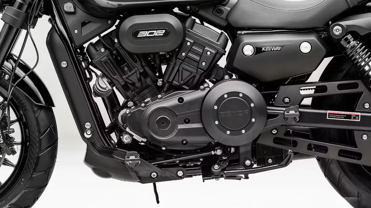 Keeway V302C Half Rockstar, Half Trouble My Honest Take