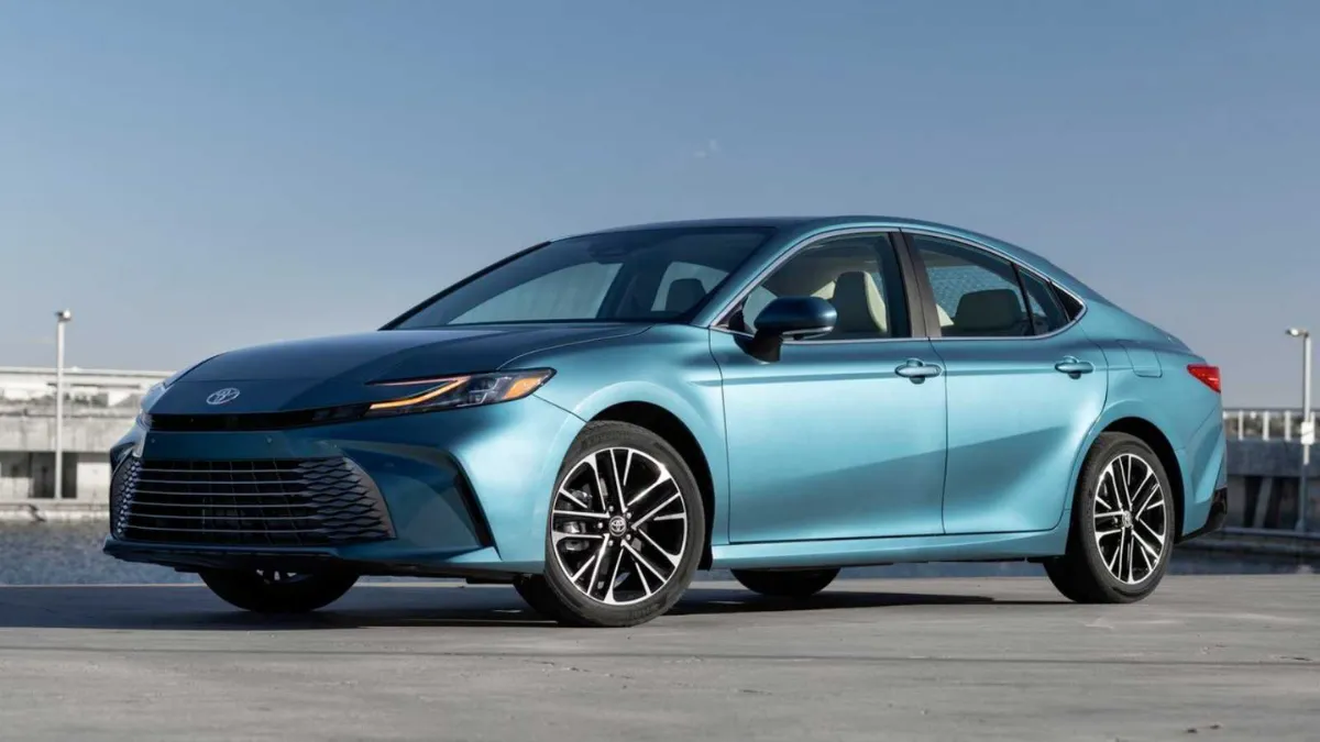 Toyota Camry Review Comfort, Real-World Mileage, and My 10-Year Insider Take