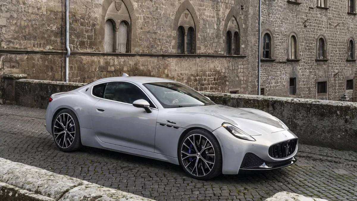 Maserati GranTurismo – Can a Luxury Italian Beast Be This Thrilling and Smooth?
