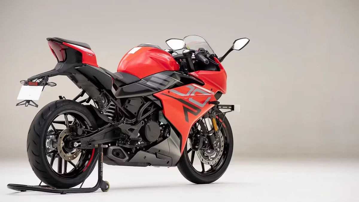 Keeway RR300 Review The Sporty Commuter That Excites But Comes With Surprises!