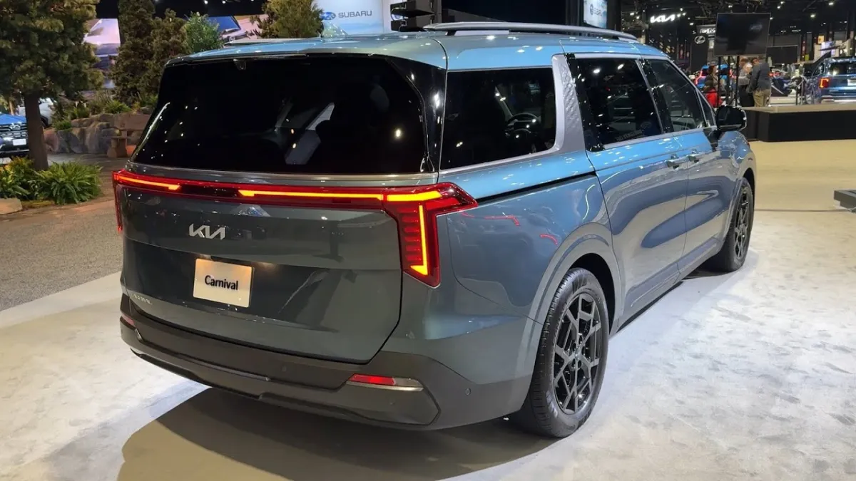 Kia Carnival 2025 Review Is This Indias Most Luxurious Family MPV Worth Your Money?