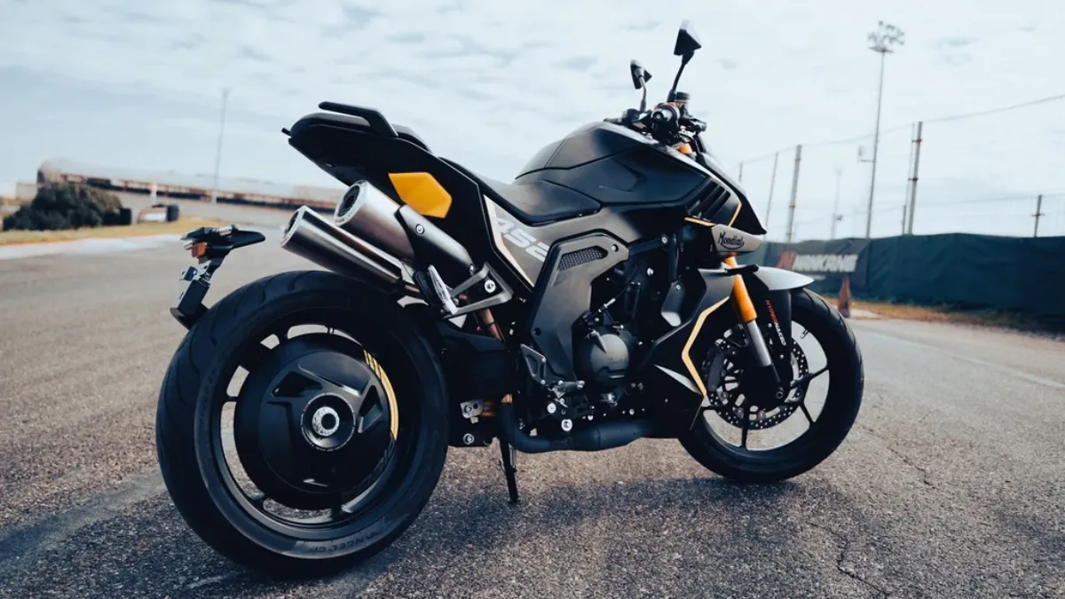 FB Mondial Piega 452 The Sporty Cruiser That Turns Heads and Thrills