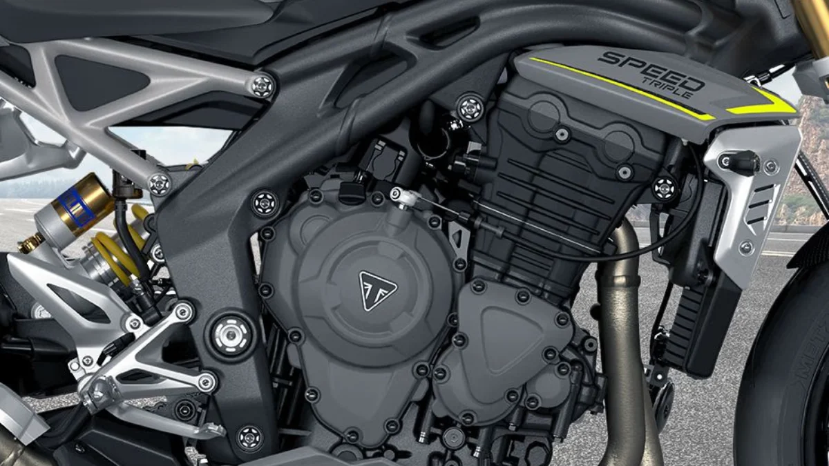 Triumph Speed Triple 1200 RX – Is This the Most Aggressive Streetfighter on Indian Roads?