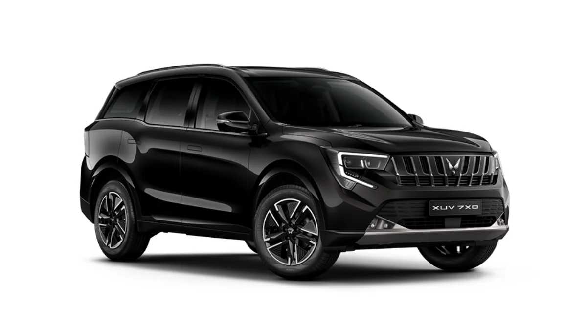 Mahindra XUV 7XO in Stealth Black.