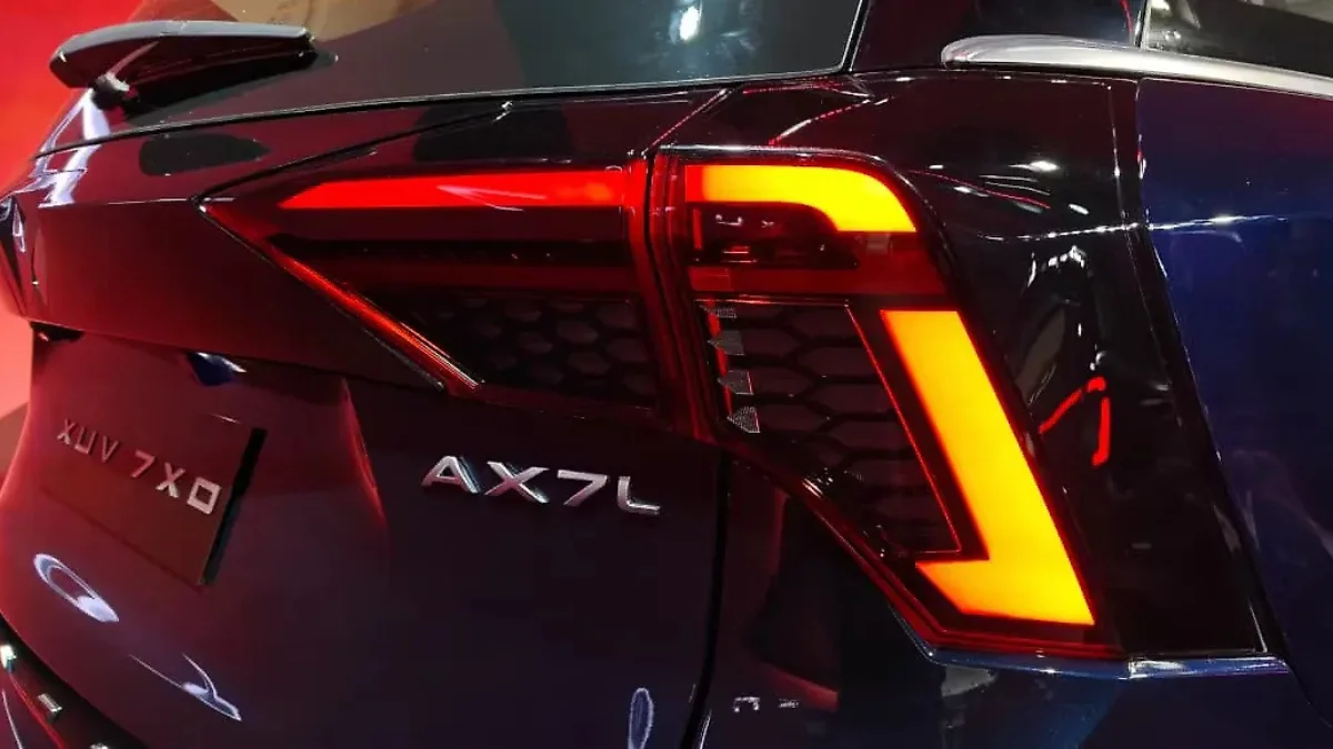 Mahindra XUV 7XO TAIL LIGHT