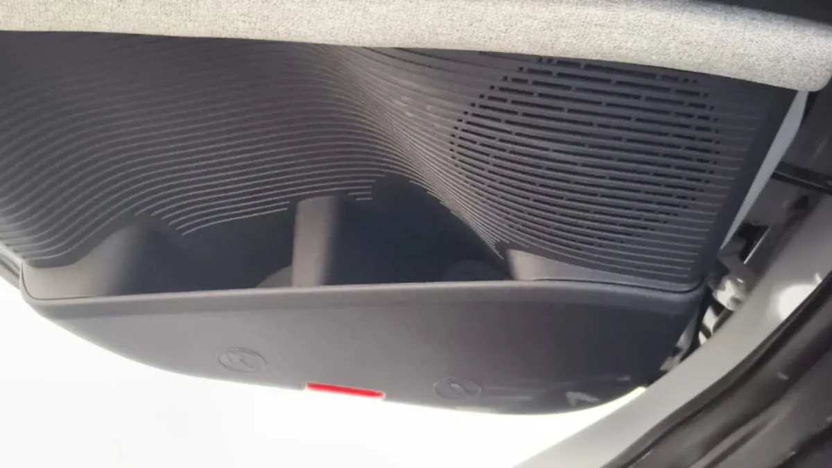 Tata Sierra Rear Speaker Image