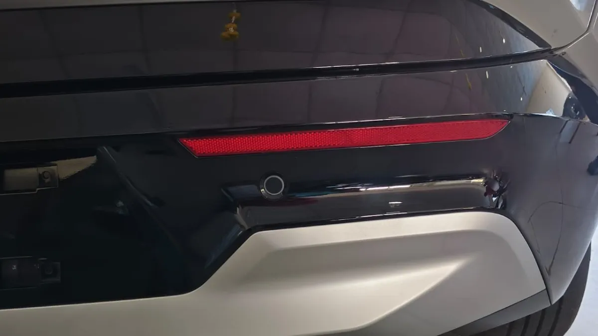 Tata Sierra Reflector Image