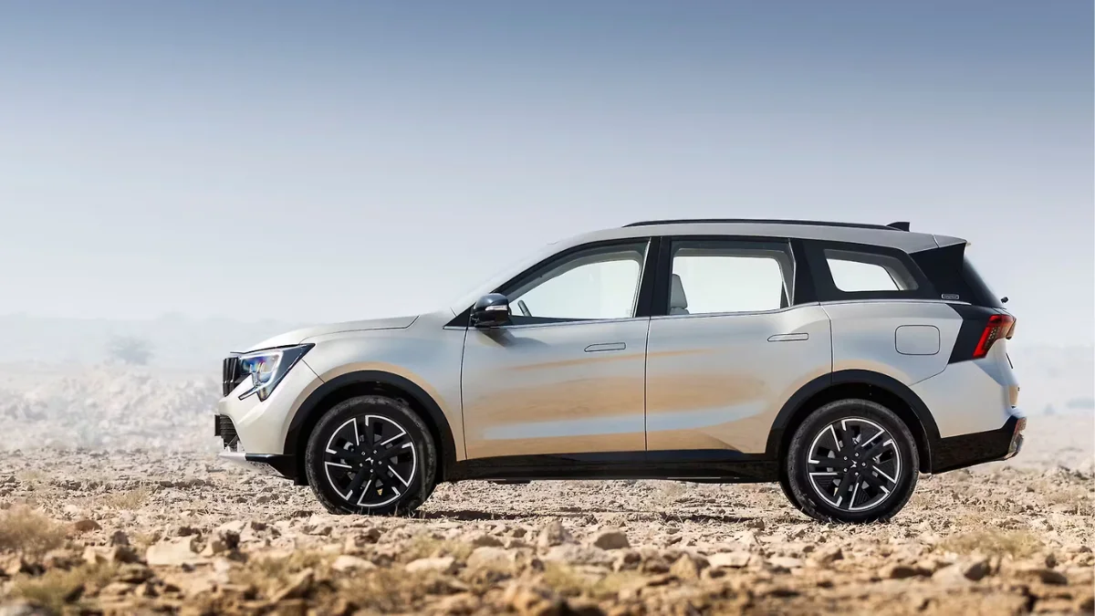 New Mahindra XUV 7XO Booking Frenzy Wait Up to 12 Months in India!