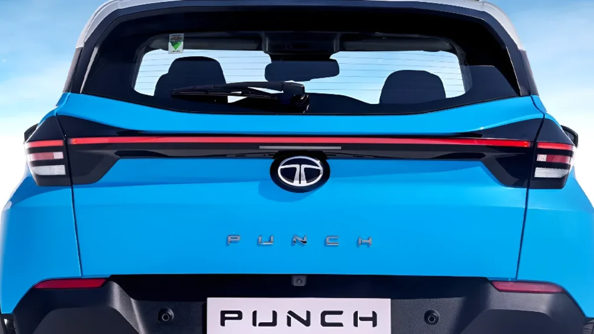 new tata punch back light view