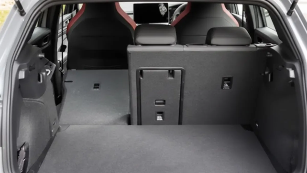 Volkswagen Golf GTI Bootspace Rear Split Seat Folded Image image