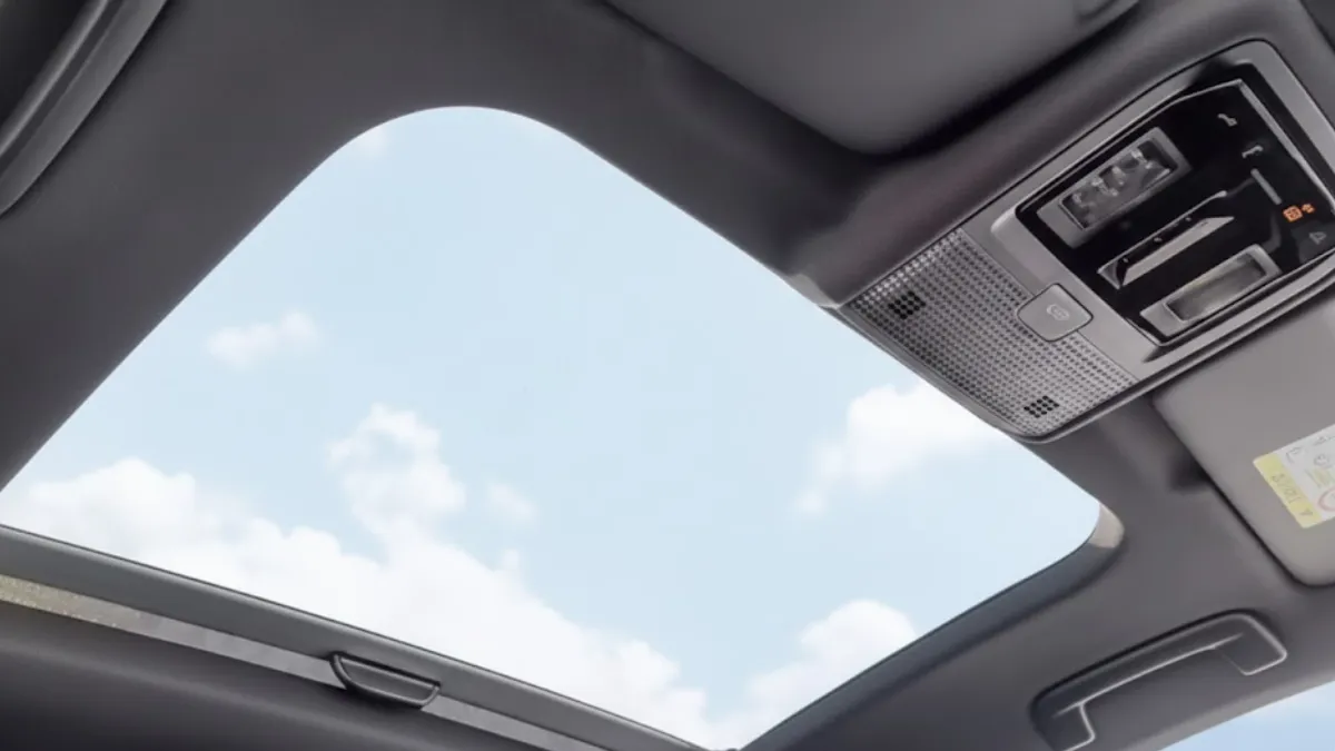 Volkswagen Golf GTI Sunroof Image View