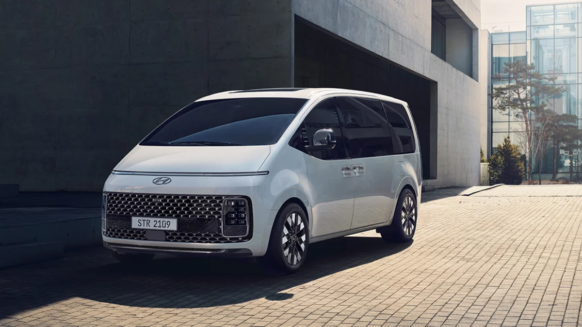 6 Upcoming MPVs in India That Could Change Family Travel Forever (EVs & Hybrids Included!)