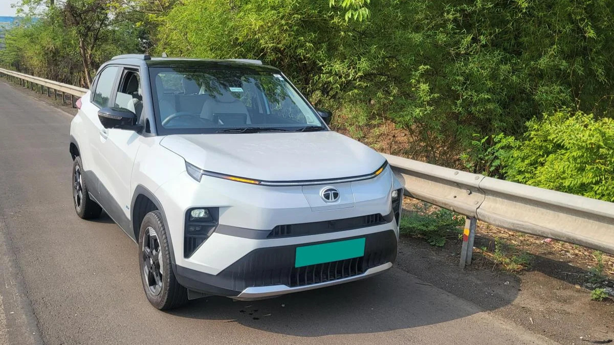 Tata Punch EV Facelift Base Variant Revealed – Price, Features & Range!