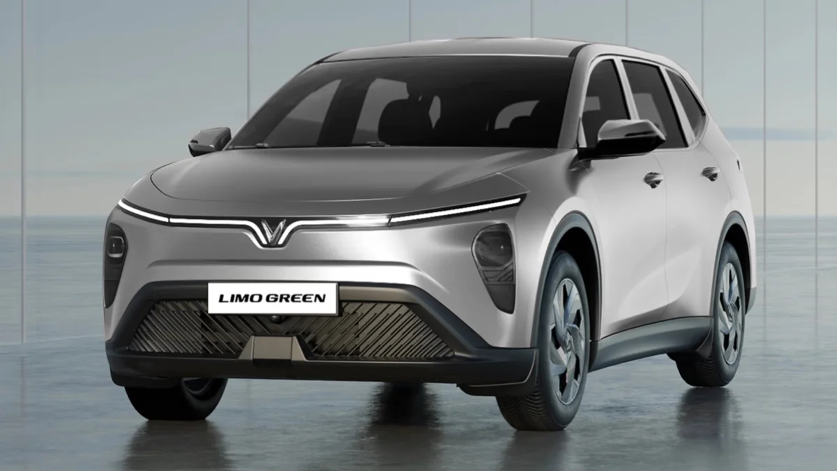 3 New Family MPVs Arriving In India – Gravite, V-Class & Limo Green Detailed