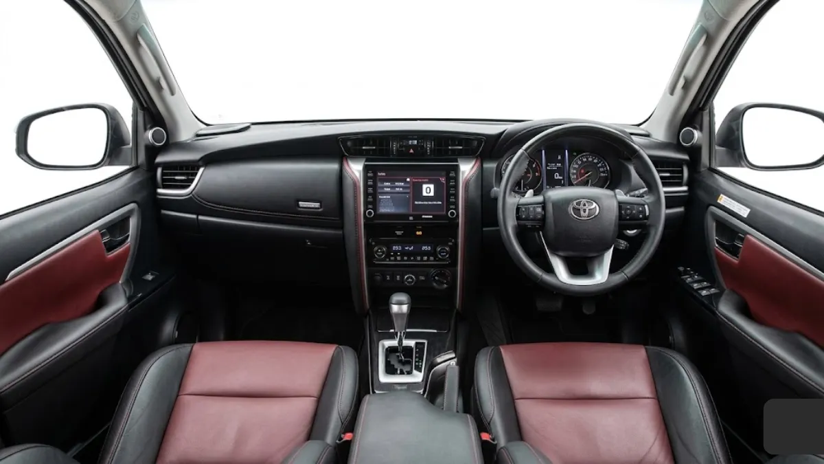 Toyota Fortuner Legender