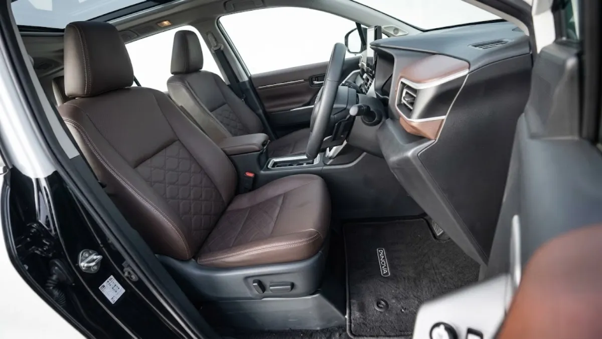 Toyota Innova Hycross