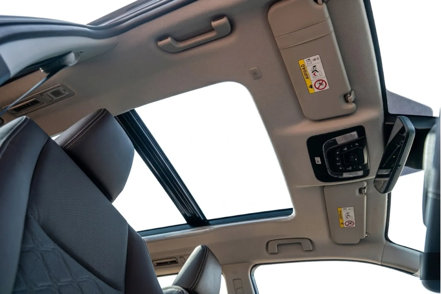 Toyota Innova Hycross