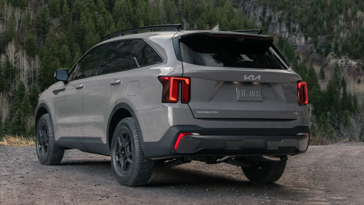 Kia Joins the Fortuner Rival Pack; Sorento Hybrid India Debut Likely in 2026