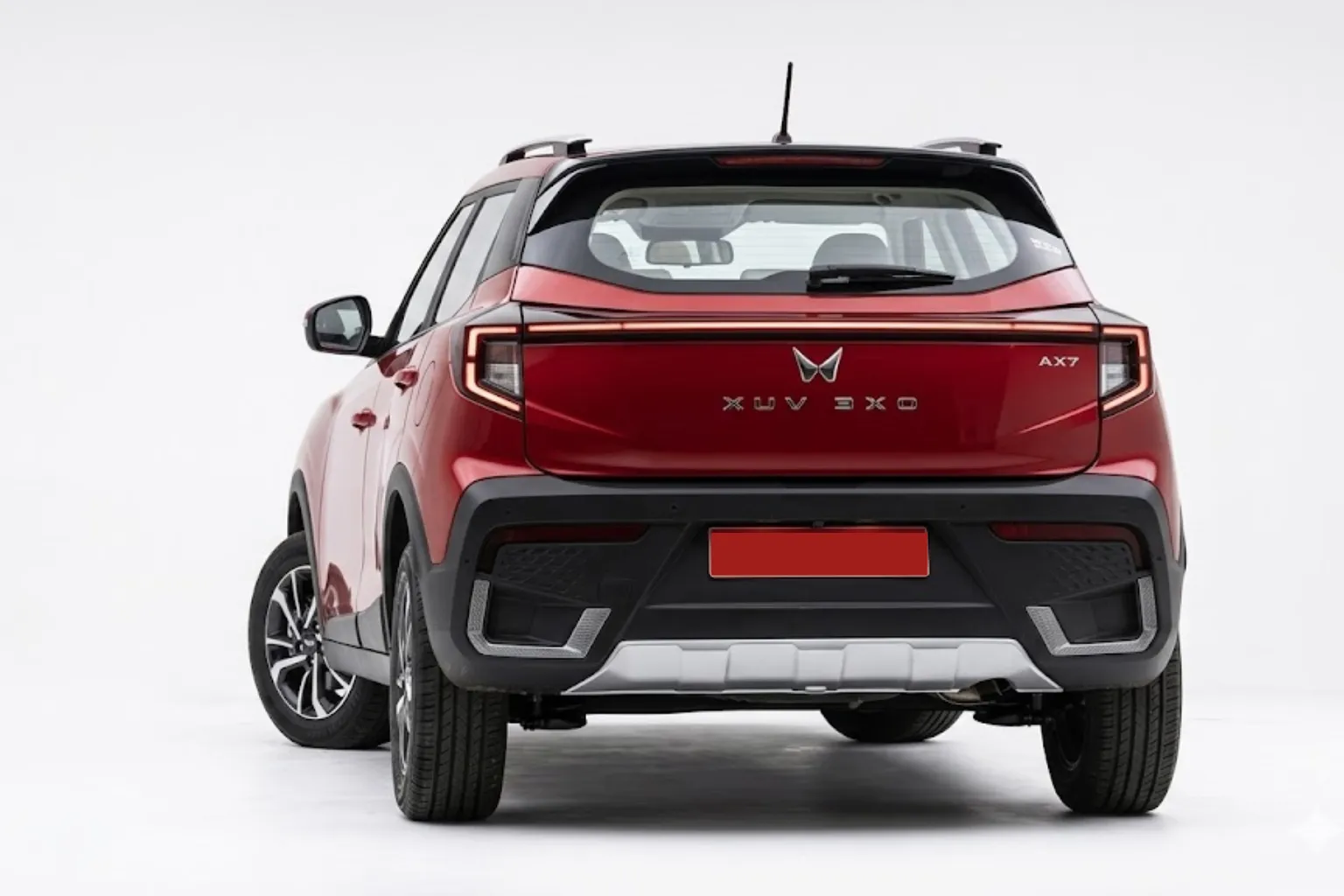 Mahindra & Mahindra XUV 3XO