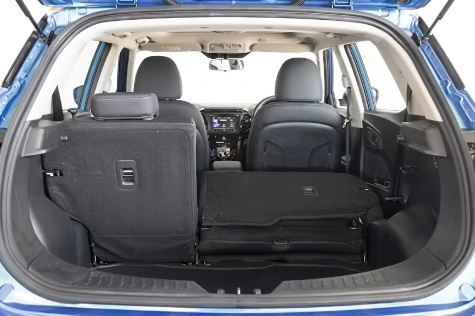 Mahindra & Mahindra XUV400 EV