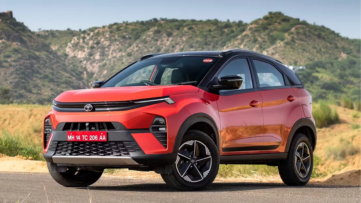 Hyundai Creta and Tata Nexon Lead SUV Sales Race in FY2026